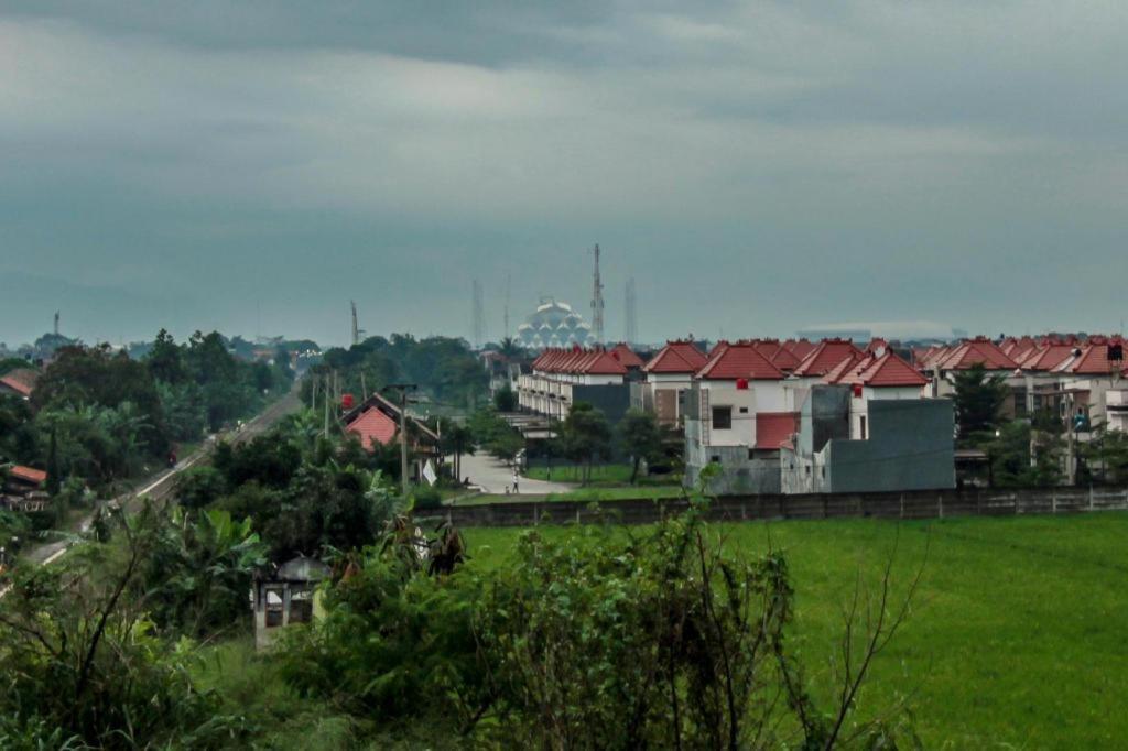 Super Oyo Capital O 483 Tamansari Panoramic Bandung Hotel Ngoại thất bức ảnh