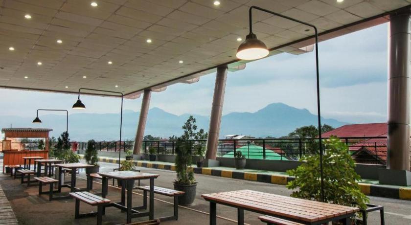 Super Oyo Capital O 483 Tamansari Panoramic Bandung Hotel Ngoại thất bức ảnh